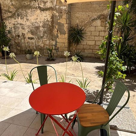 Aletheia Apartment Бриндизи Екстериор снимка